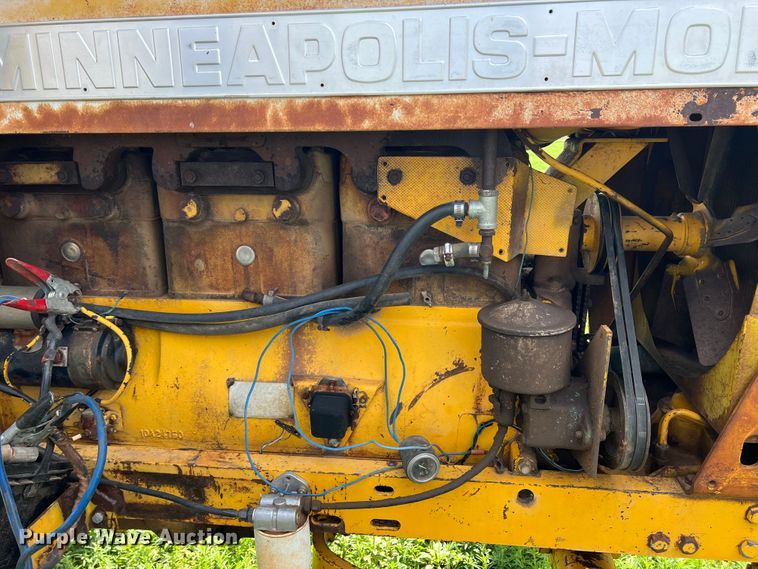 image for item DS8291 Minneapolis-Moline G1000 Vista  tractor