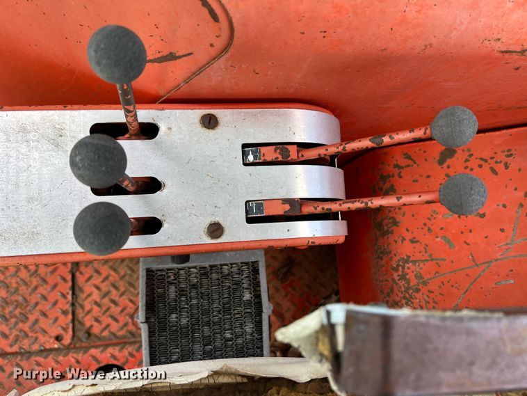 image for item DS8293 Allis-Chalmers 190XT  tractor