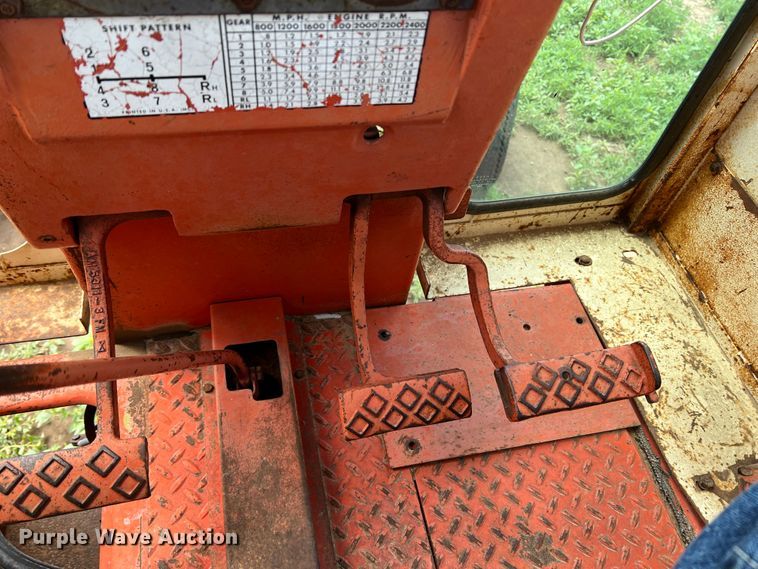 image for item DS8293 Allis-Chalmers 190XT  tractor