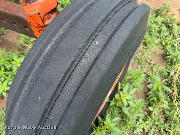 image for item DS8293 Allis-Chalmers 190XT  tractor