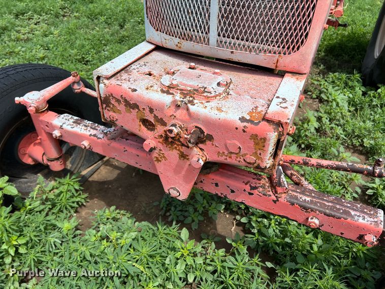 image for item DS8294 Allis-Chalmers  tractor