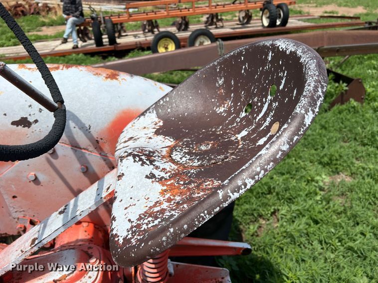 image for item DS8294 Allis-Chalmers  tractor