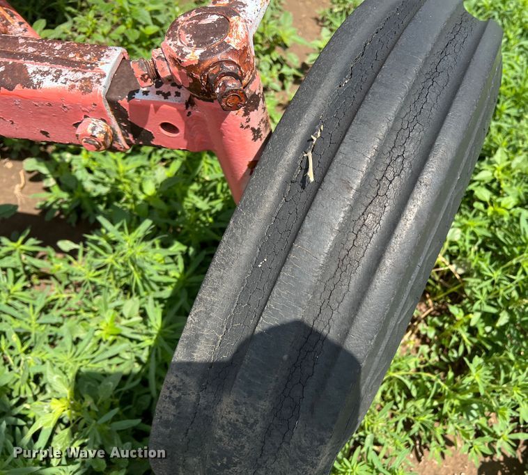 image for item DS8294 Allis-Chalmers  tractor