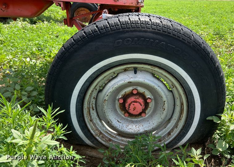 image for item DS8294 Allis-Chalmers  tractor
