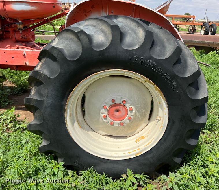 image for item DS8294 Allis-Chalmers  tractor