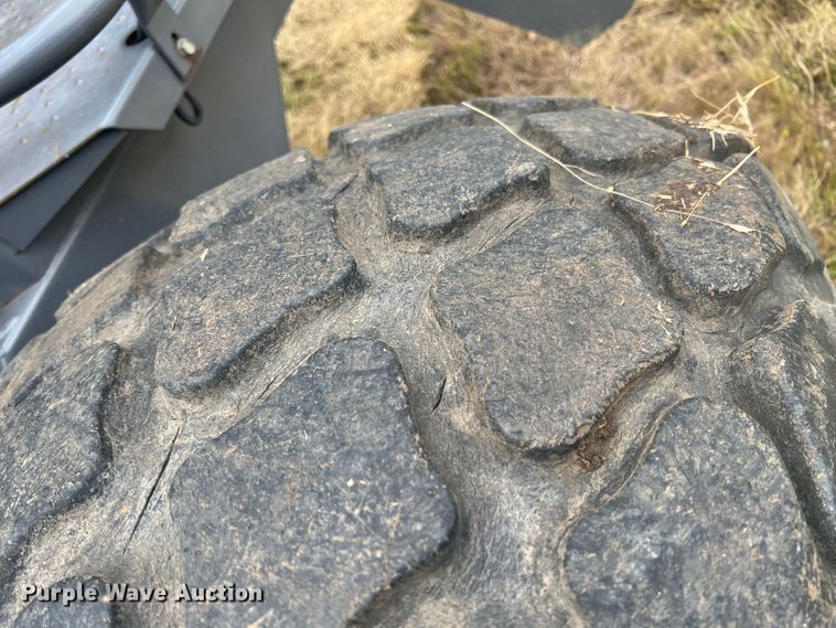 image for item HL9056 2008 Massey Ferguson 9635  windrower