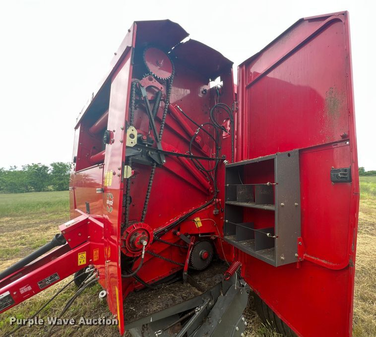 image for item HL9058 2011 Massey Ferguson 2856A  round baler