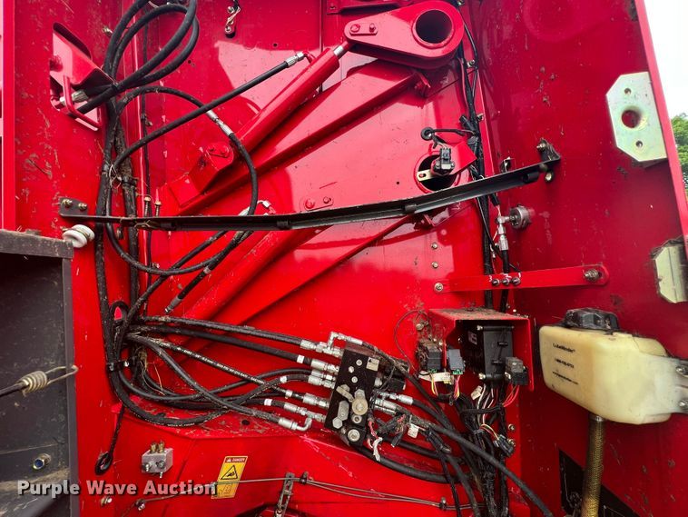 image for item HL9058 2011 Massey Ferguson 2856A  round baler