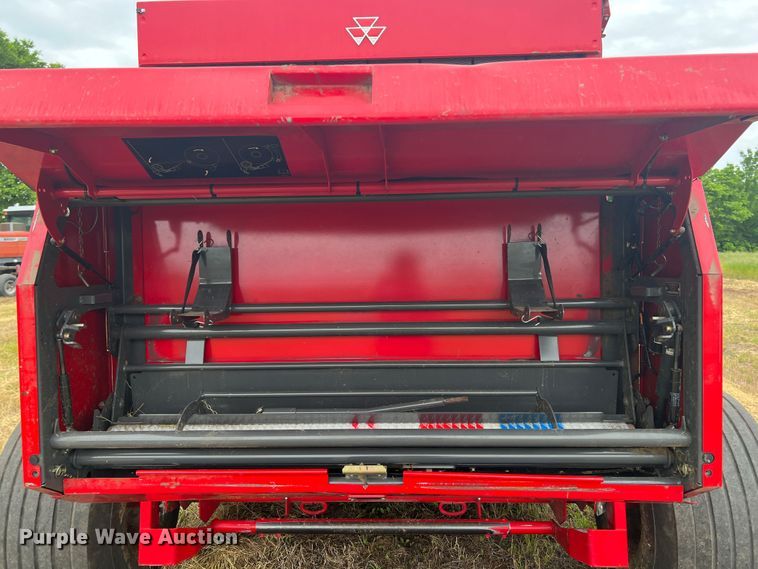 image for item HL9058 2011 Massey Ferguson 2856A  round baler
