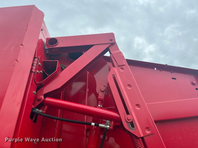 image for item HL9058 2011 Massey Ferguson 2856A  round baler