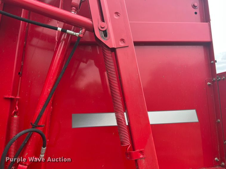 image for item HL9058 2011 Massey Ferguson 2856A  round baler