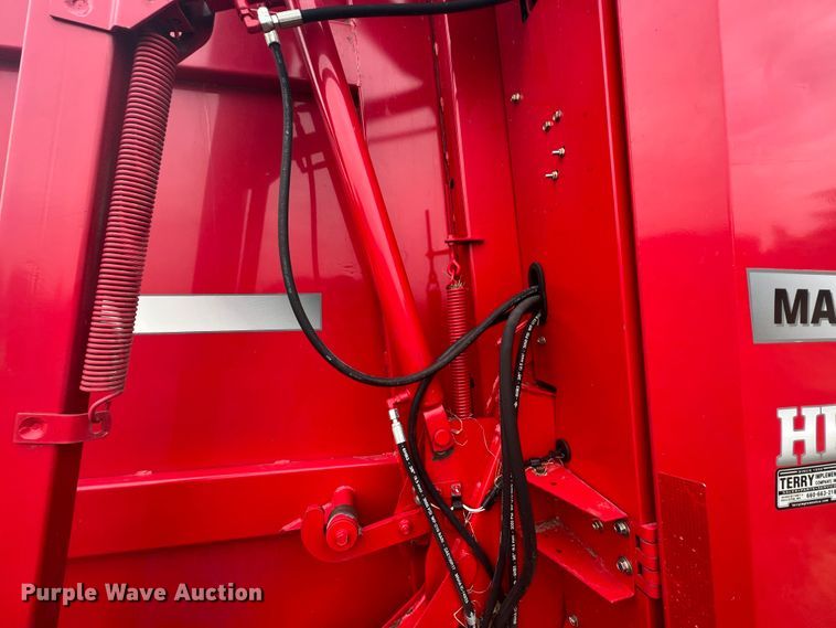 image for item HL9058 2011 Massey Ferguson 2856A  round baler