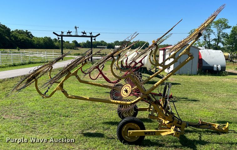 image for item HL9104 2002 Vermeer WR22  hay rake