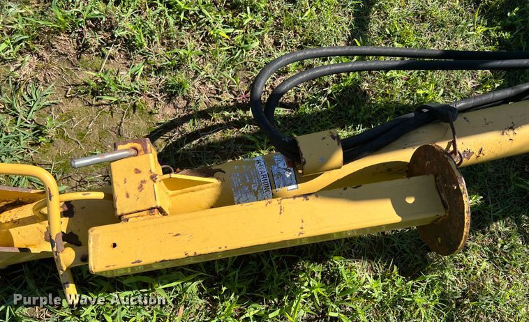 image for item HL9104 2002 Vermeer WR22  hay rake