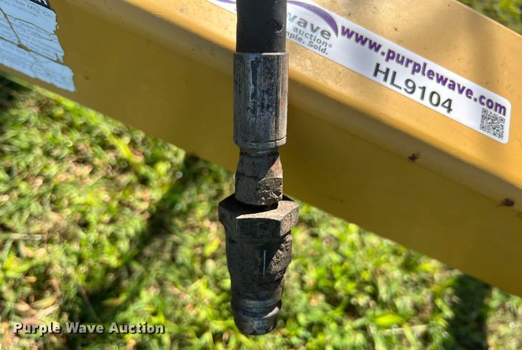 image for item HL9104 2002 Vermeer WR22  hay rake