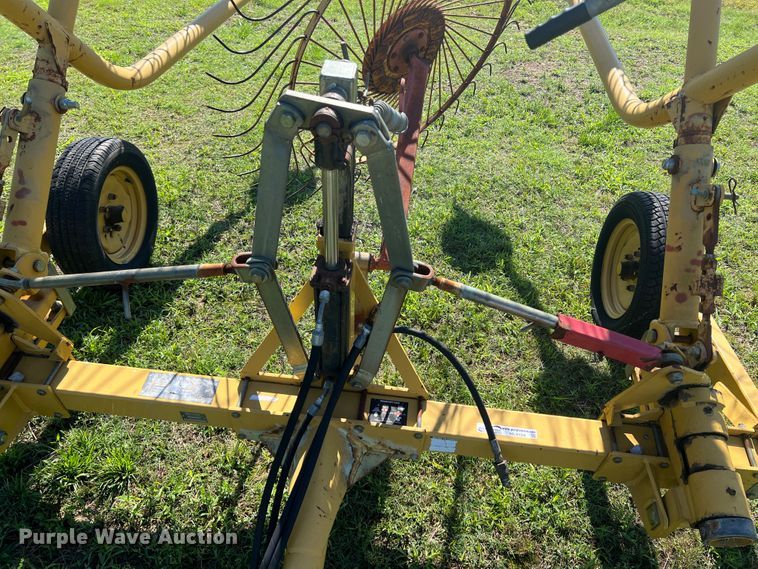 image for item HL9104 2002 Vermeer WR22  hay rake