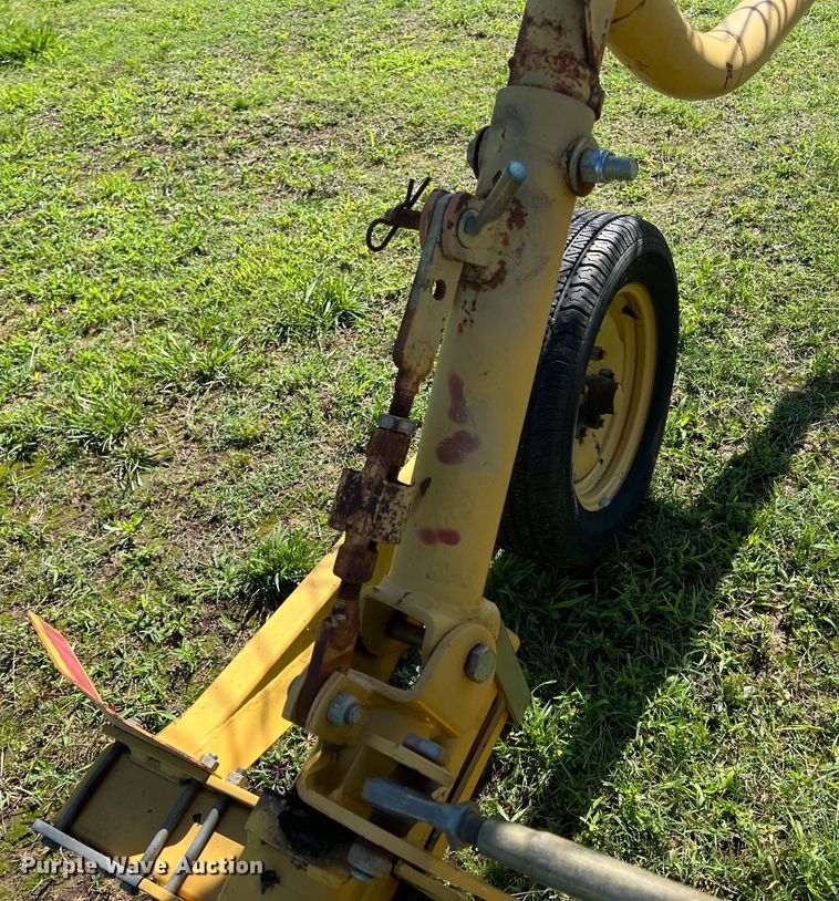 image for item HL9104 2002 Vermeer WR22  hay rake