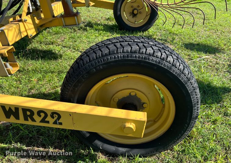 image for item HL9104 2002 Vermeer WR22  hay rake