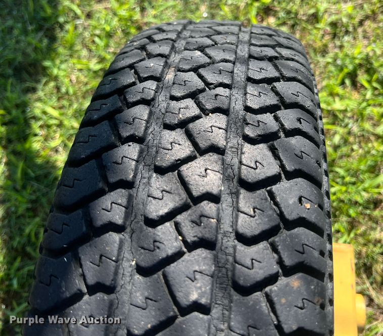 image for item HL9104 2002 Vermeer WR22  hay rake