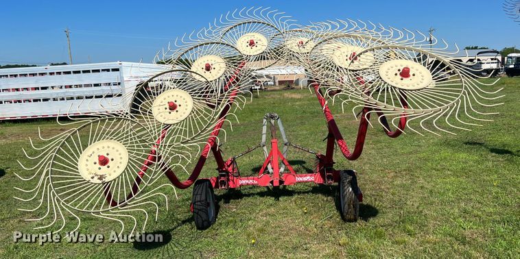 image for item HL9105 Tonutt RCS8  hay rake