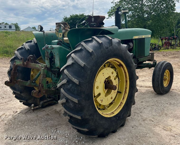 image for item KC9915 John Deere 4010  tractor