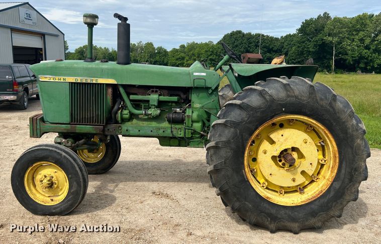 image for item KC9915 John Deere 4010  tractor