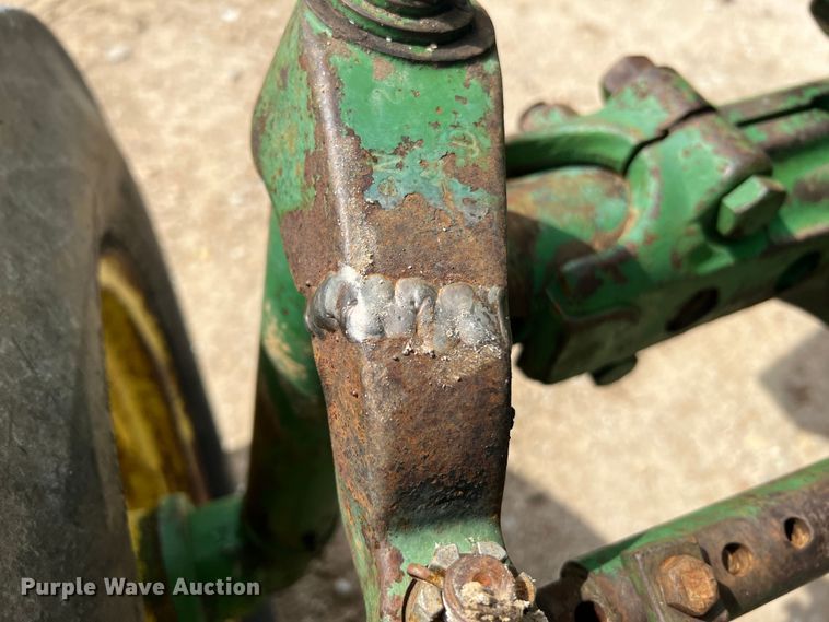 image for item KC9915 John Deere 4010  tractor