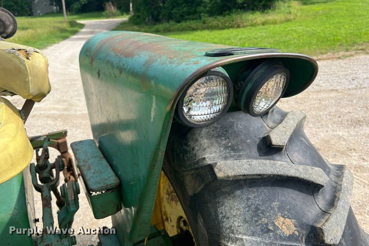 image for item KC9915 John Deere 4010  tractor