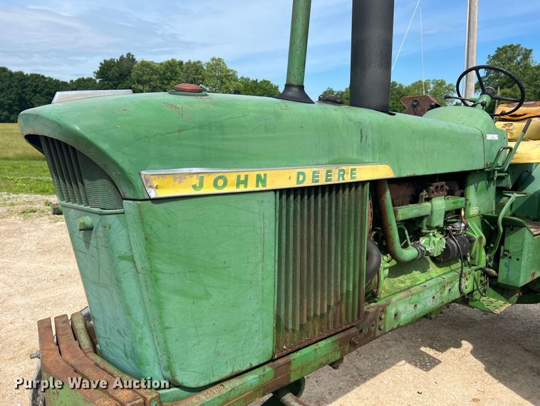 image for item KC9915 John Deere 4010  tractor