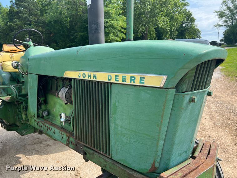 image for item KC9915 John Deere 4010  tractor