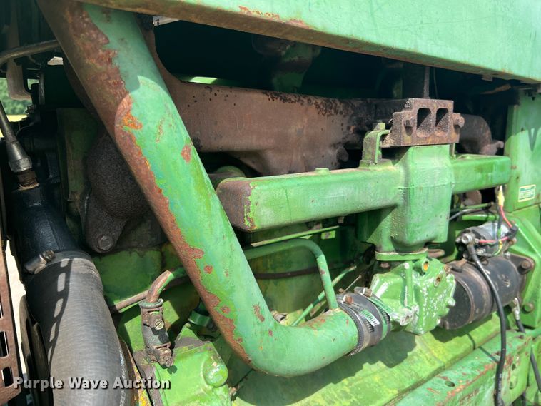 image for item KC9915 John Deere 4010  tractor