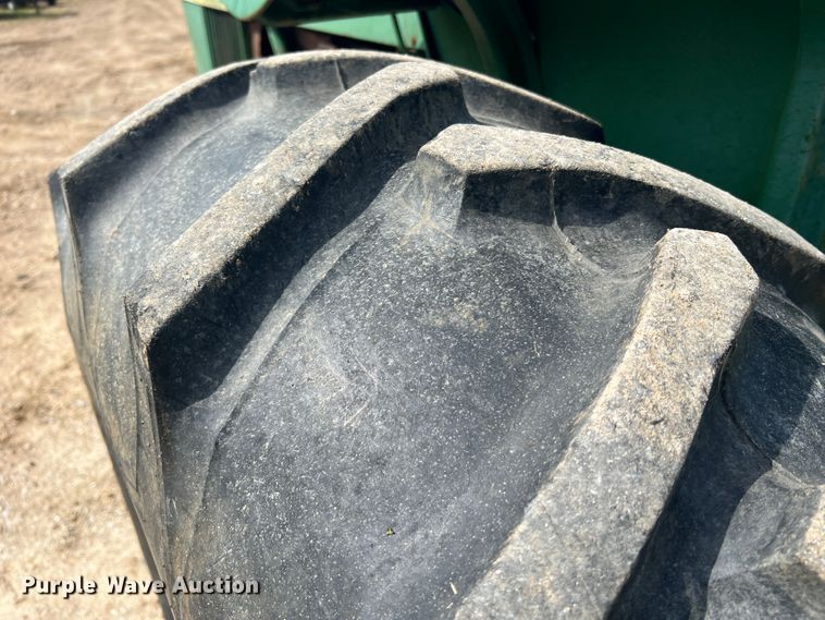 image for item KC9915 John Deere 4010  tractor