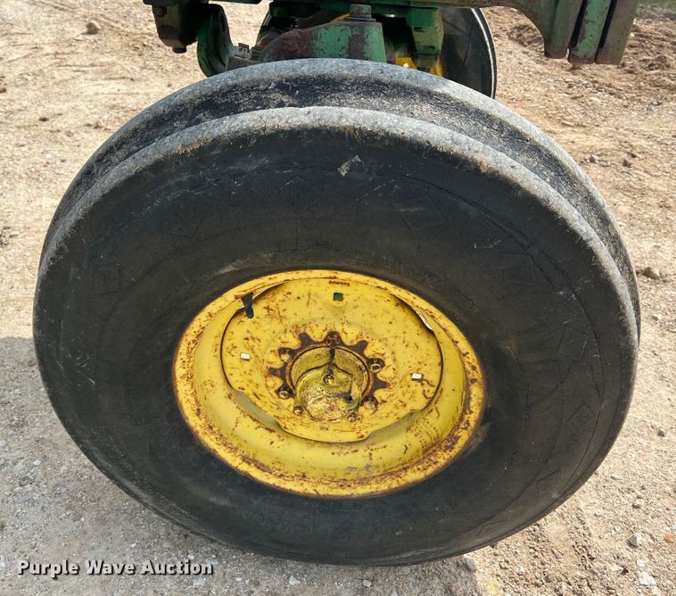 image for item KC9915 John Deere 4010  tractor