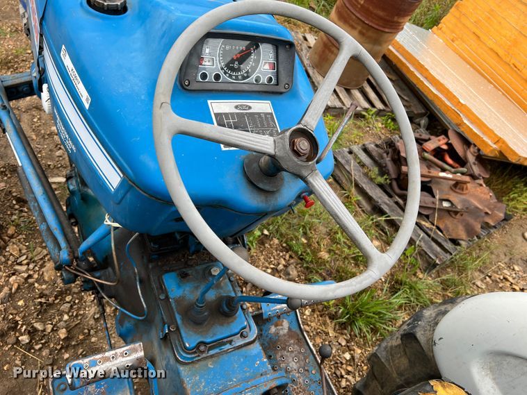 image for item KC9917 Ford 4000 SU  tractor