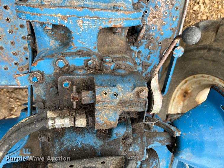 image for item KC9917 Ford 4000 SU  tractor