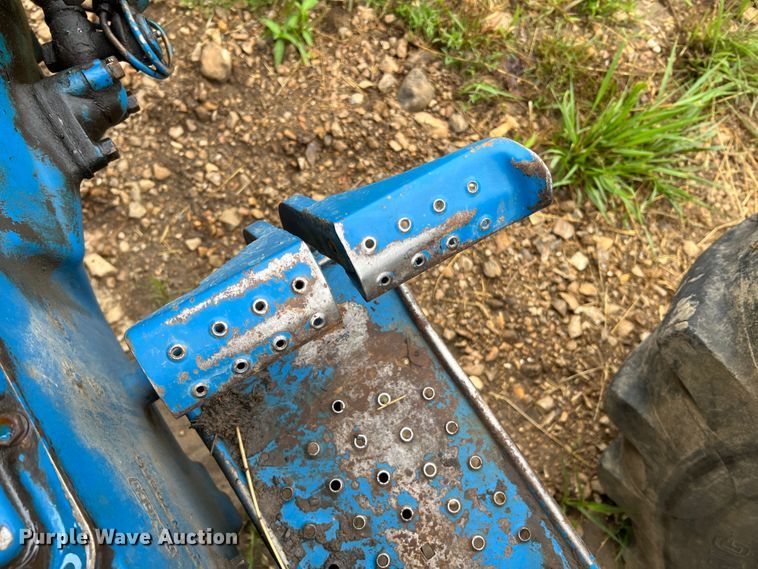 image for item KC9917 Ford 4000 SU  tractor