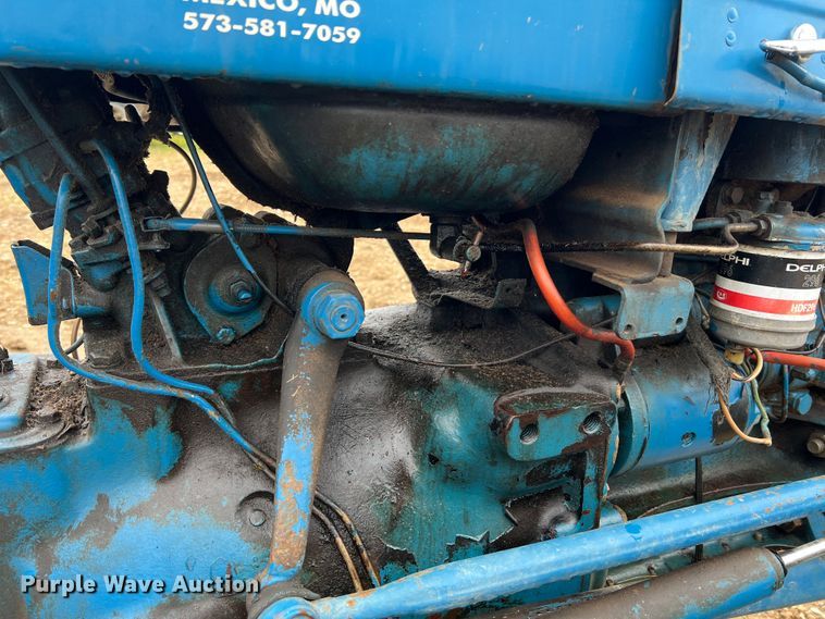 image for item KC9917 Ford 4000 SU  tractor