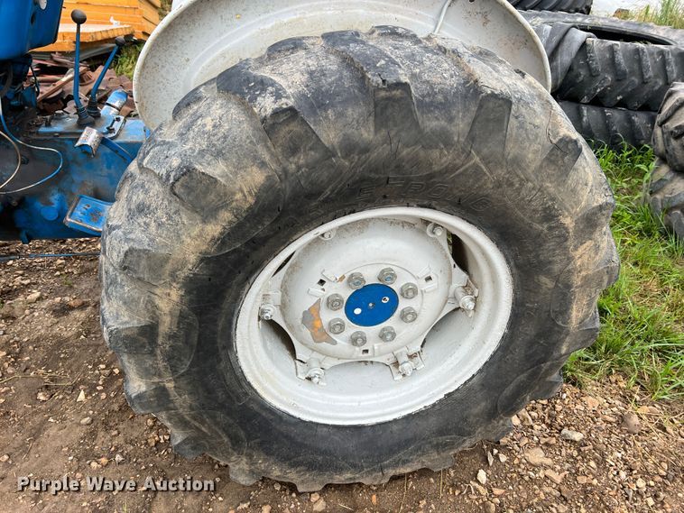 image for item KC9917 Ford 4000 SU  tractor