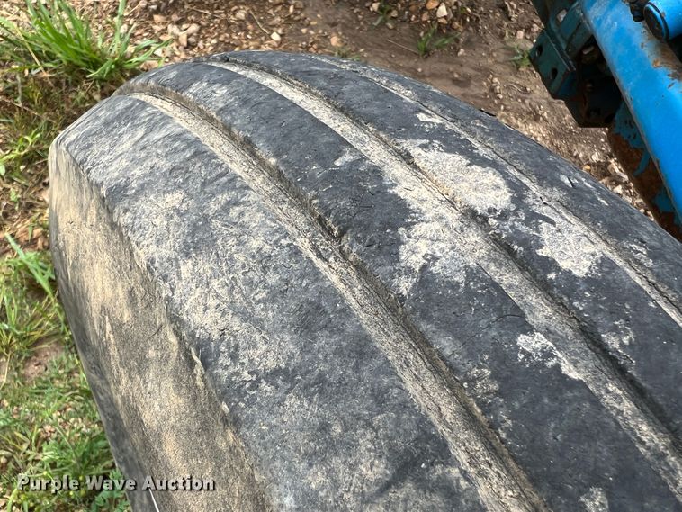 image for item KC9917 Ford 4000 SU  tractor