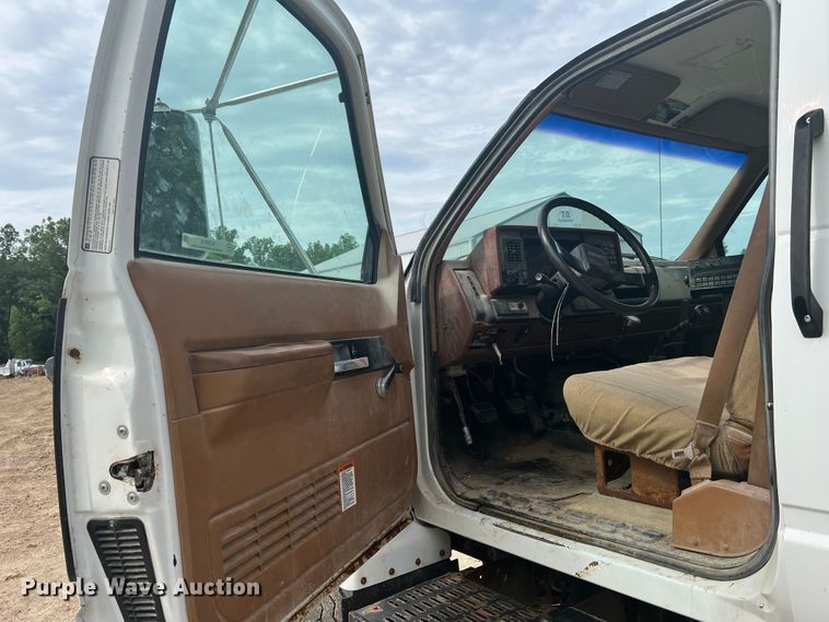 image for item KC9918 1993 GMC TopKick  applicator truck