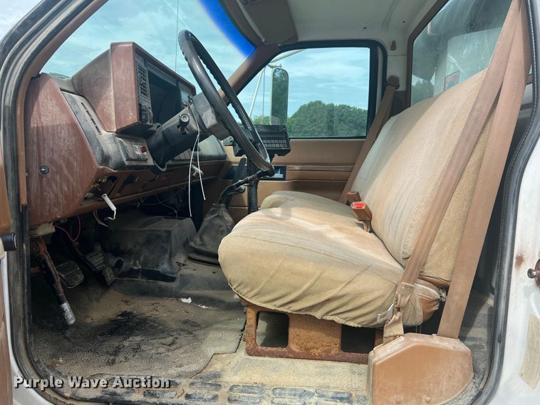 image for item KC9918 1993 GMC TopKick  applicator truck