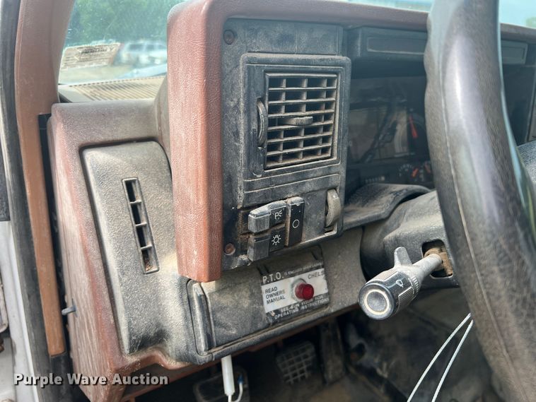 image for item KC9918 1993 GMC TopKick  applicator truck