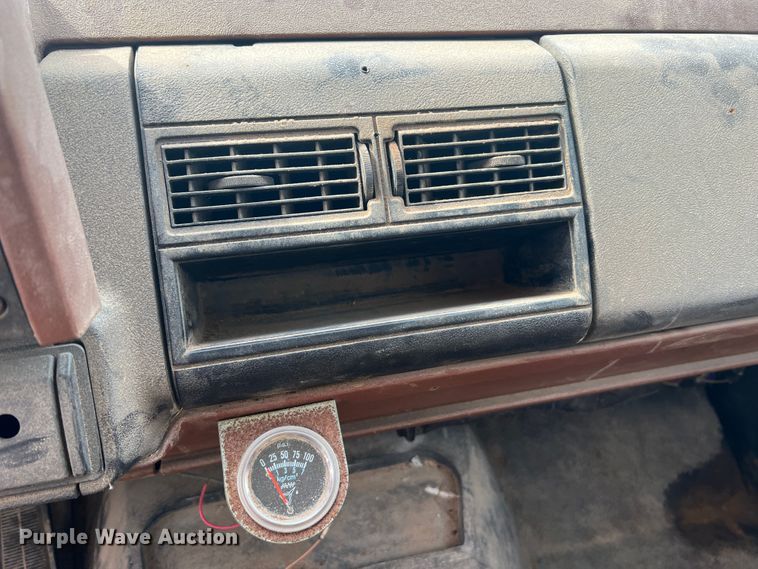 image for item KC9918 1993 GMC TopKick  applicator truck