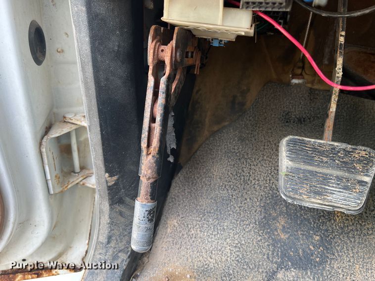 image for item KC9918 1993 GMC TopKick  applicator truck