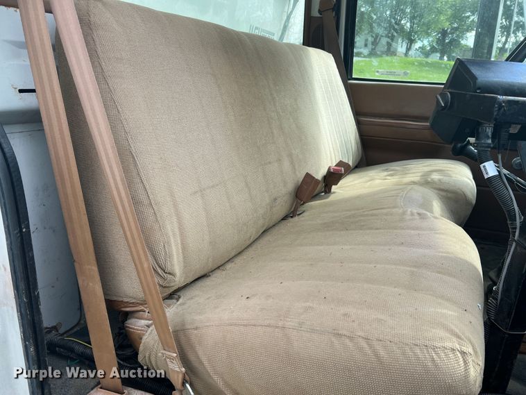 image for item KC9918 1993 GMC TopKick  applicator truck