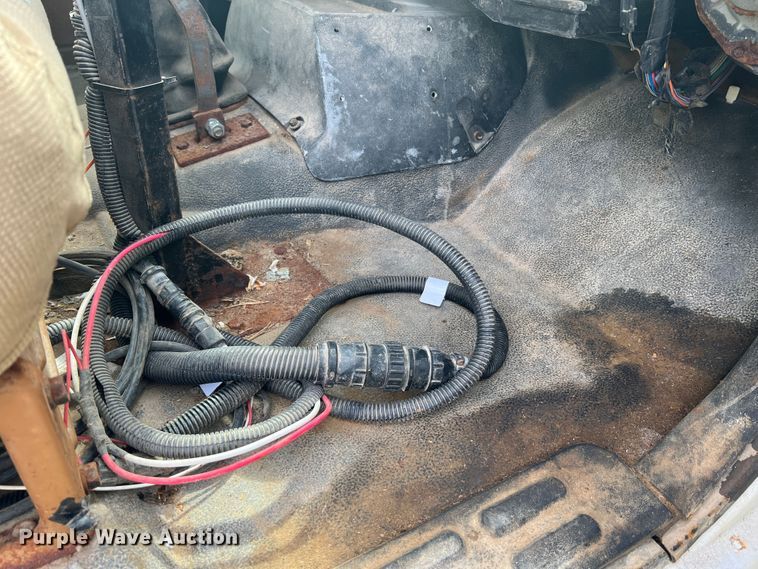 image for item KC9918 1993 GMC TopKick  applicator truck