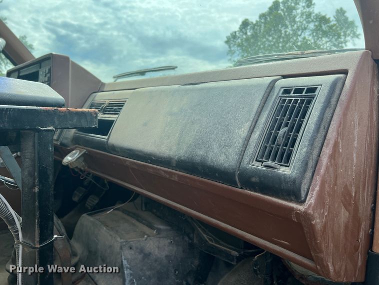 image for item KC9918 1993 GMC TopKick  applicator truck