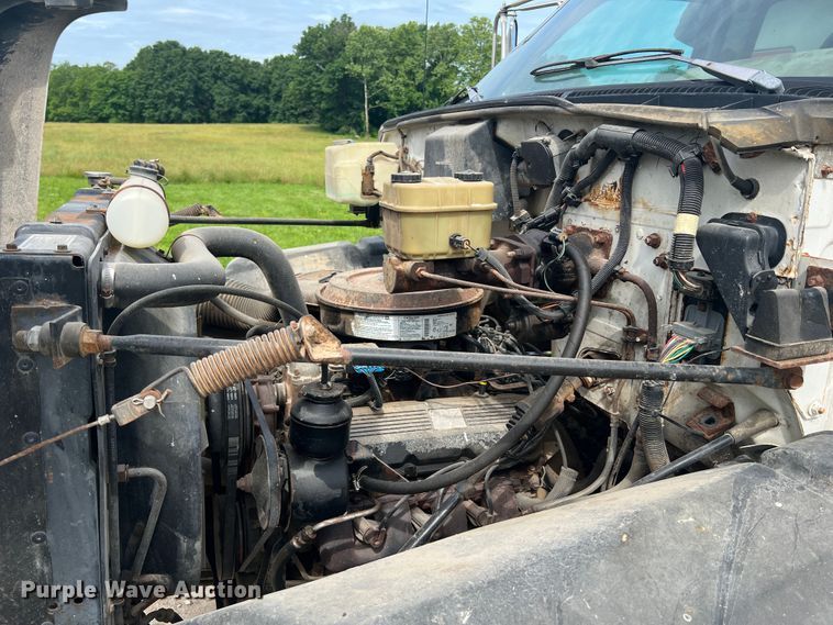 image for item KC9918 1993 GMC TopKick  applicator truck