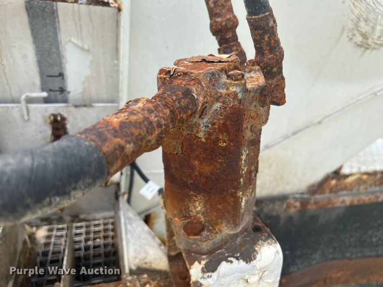 image for item KC9918 1993 GMC TopKick  applicator truck