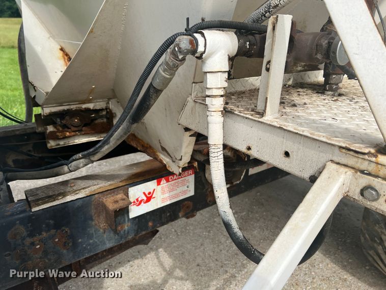 image for item KC9918 1993 GMC TopKick  applicator truck